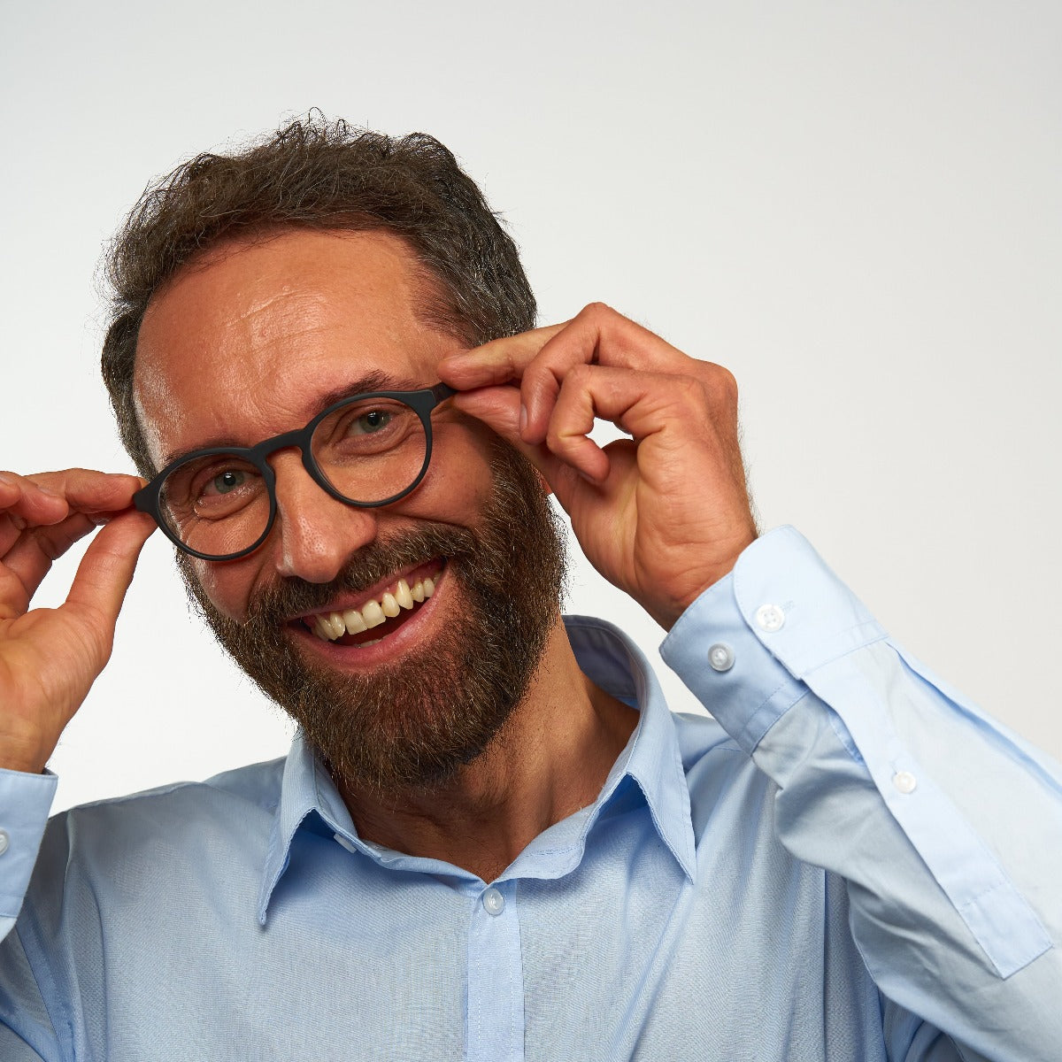 Luxreaders stylish Örebro Black Blue light glasses. Made from Acetate in a Iconic shape.