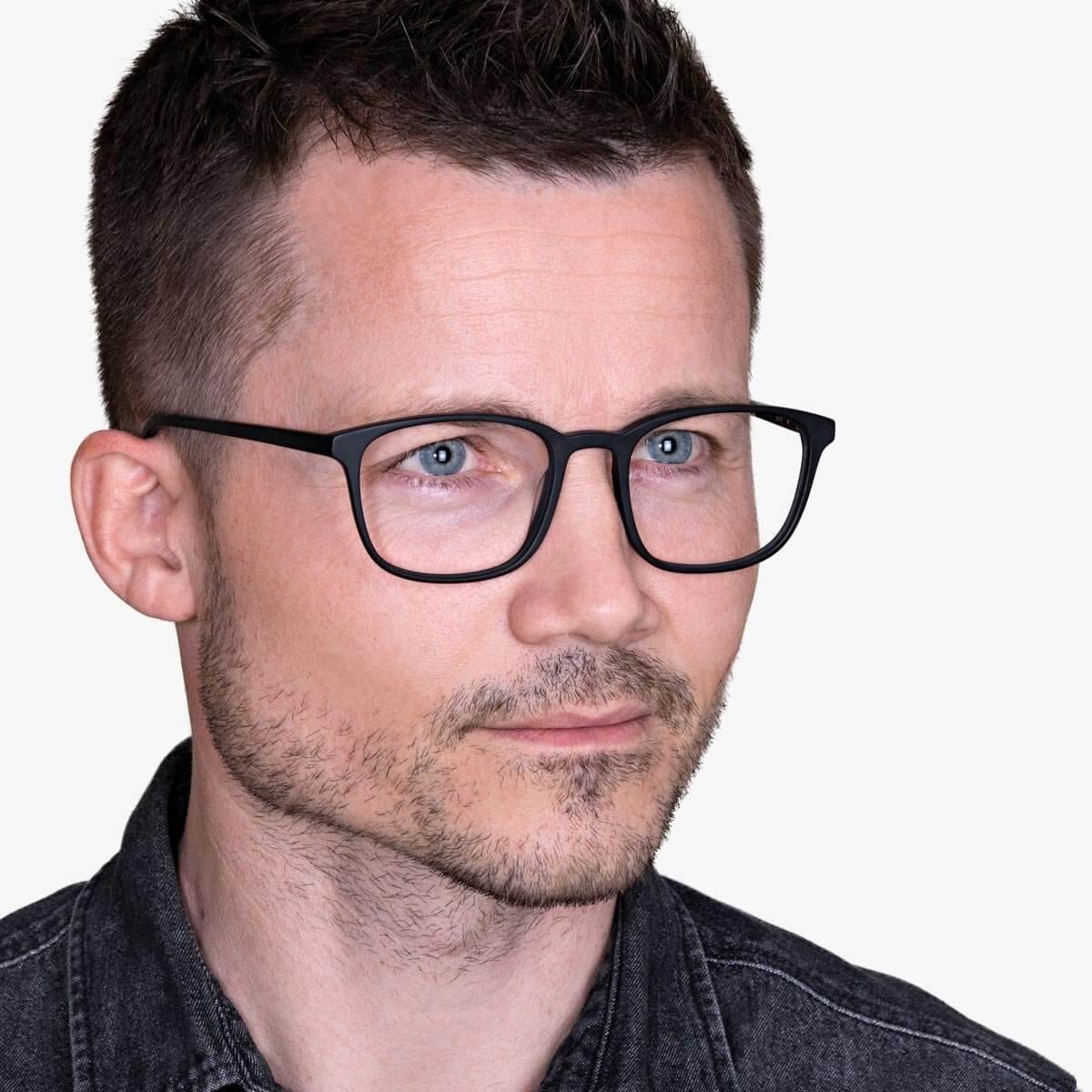 Luxreaders stylish Ebeltoft Black Reading glasses. Made from Acetate in a Square shape.