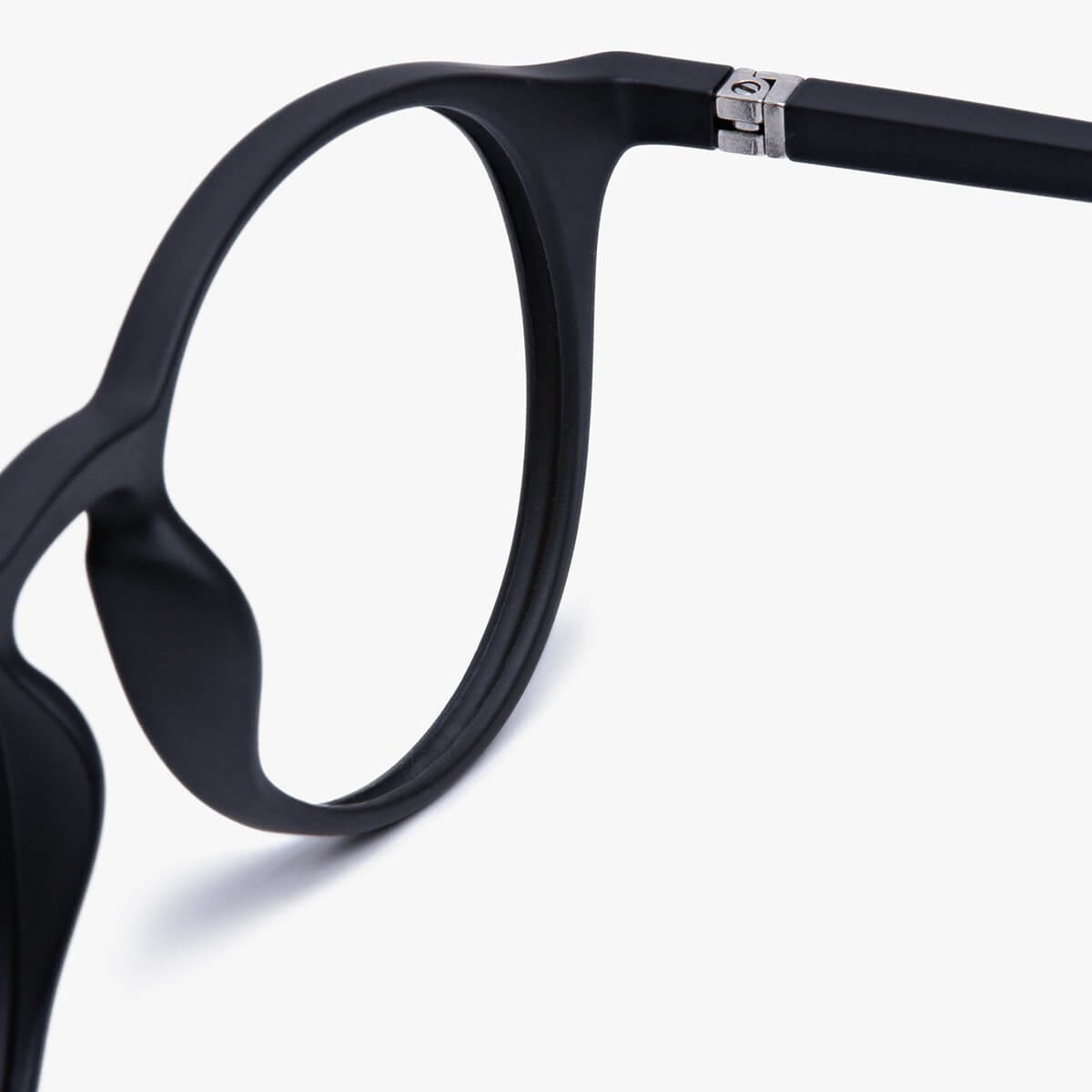 Læsø Black matte black round glasses with sleek temples