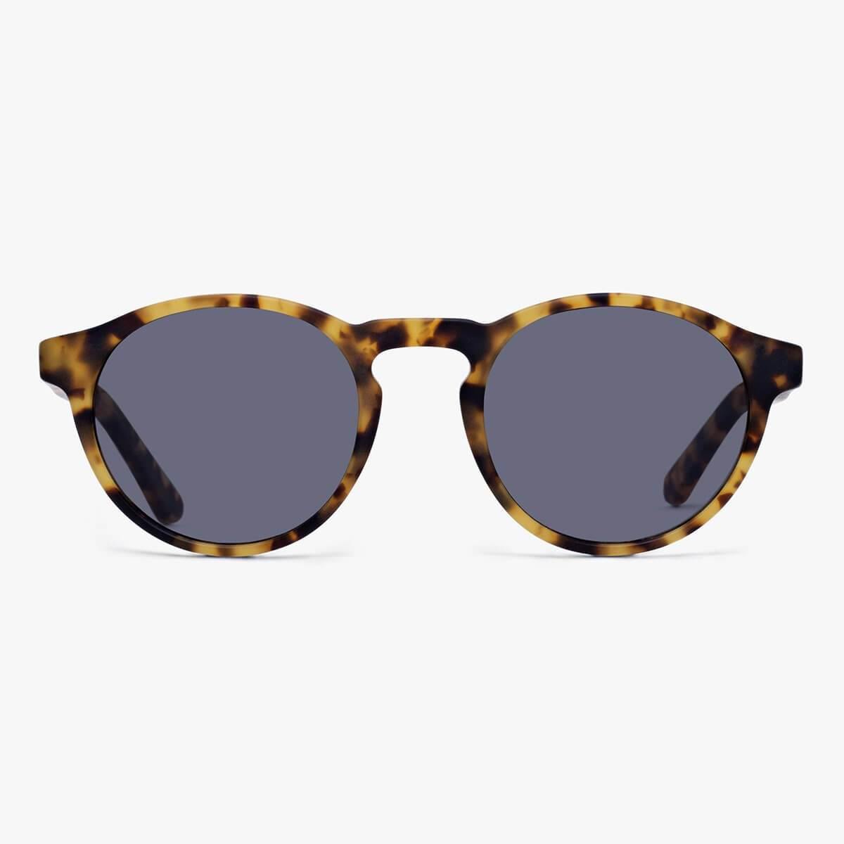 Tortoiseshell sunglasses with round lenses